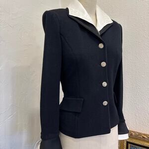 St. John Women’s Size 4 Black Knit Blazer White Embroidered Collar Vintage